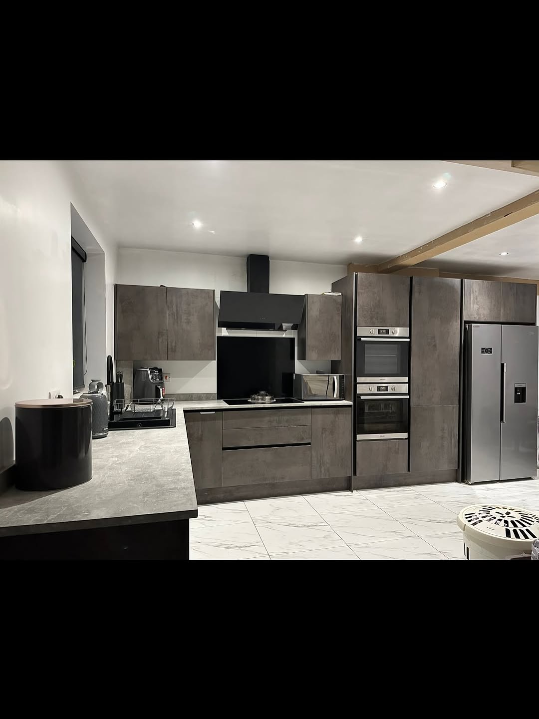 Contemporary Kitchen Installation – Dark Modern Finish